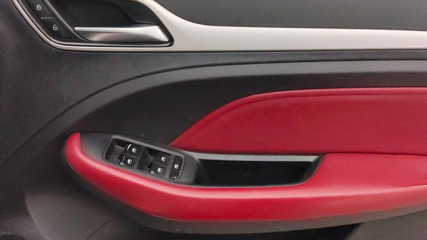 2021 MG ASTOR SAVVY 1.5 CVT S RED, Petrol, Automatic, 98,601 km, Driver Side Door Panels Control