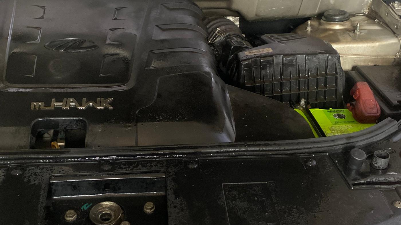 2019 Mahindra XUV500 W7, Diesel, Manual, 90,268 km, Engine View - Left