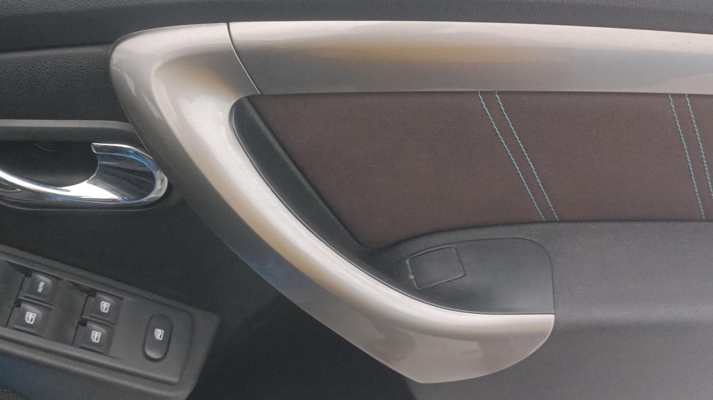 2021 Renault Duster RXZ 1.3 TURBO PETROL MT, Petrol, Manual, 43,370 km, Driver Side Door Panels Control