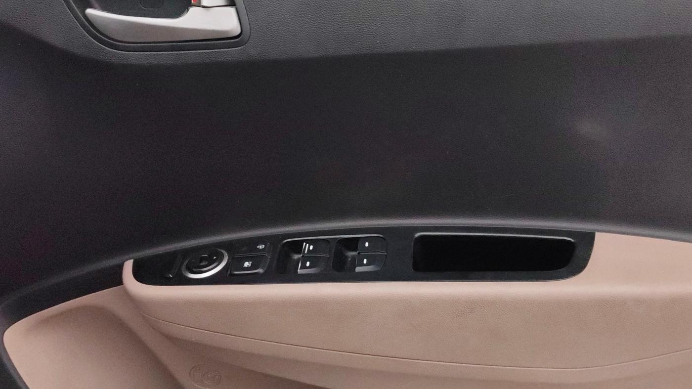 2014 Hyundai Grand i10 SPORTZ AT 1.2 KAPPA VTVT, Petrol, Automatic, 98,336 km, Driver Side Door Panels Control