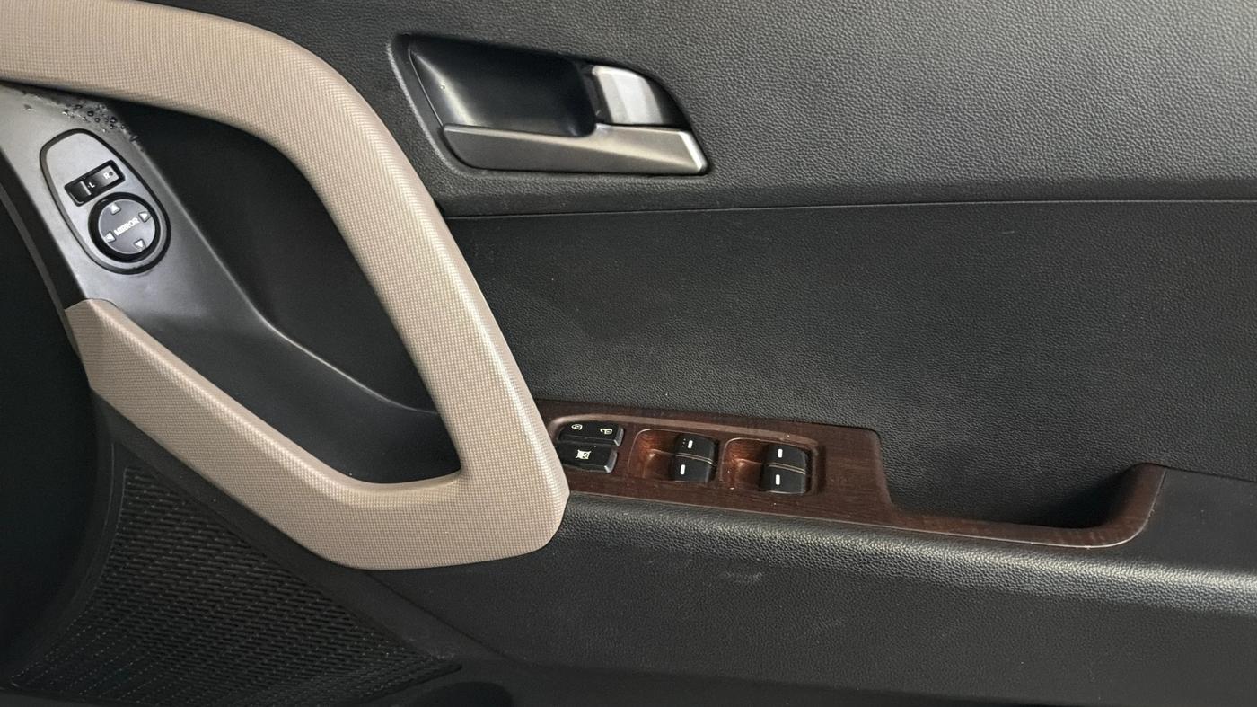 2015 Hyundai Creta S 1.6 PETROL, Petrol, Manual, 66,353 km, Driver Side Door Panels Control