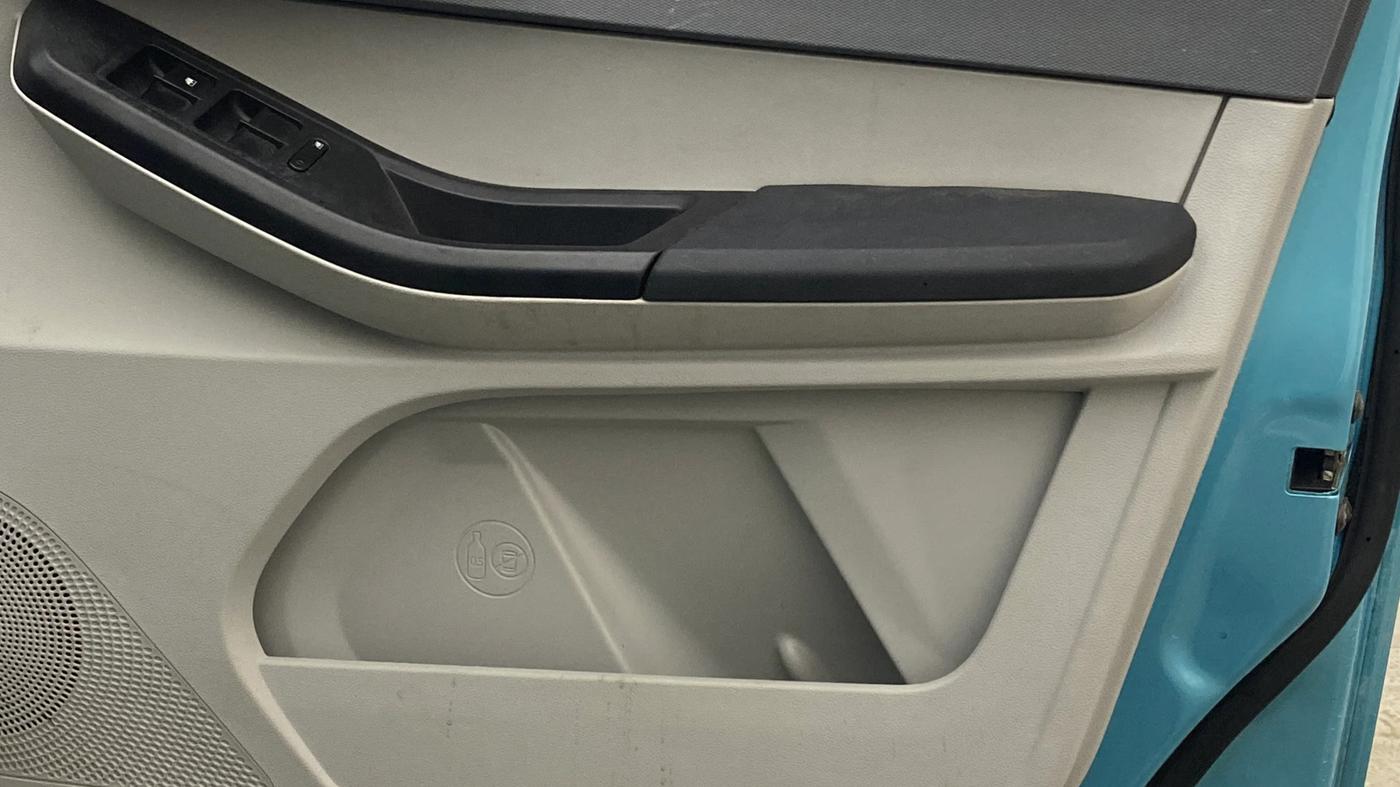 2025 Tata Tiago XTA PETROL, Petrol, Automatic, 16,589 km, Driver Side Door Panels Control