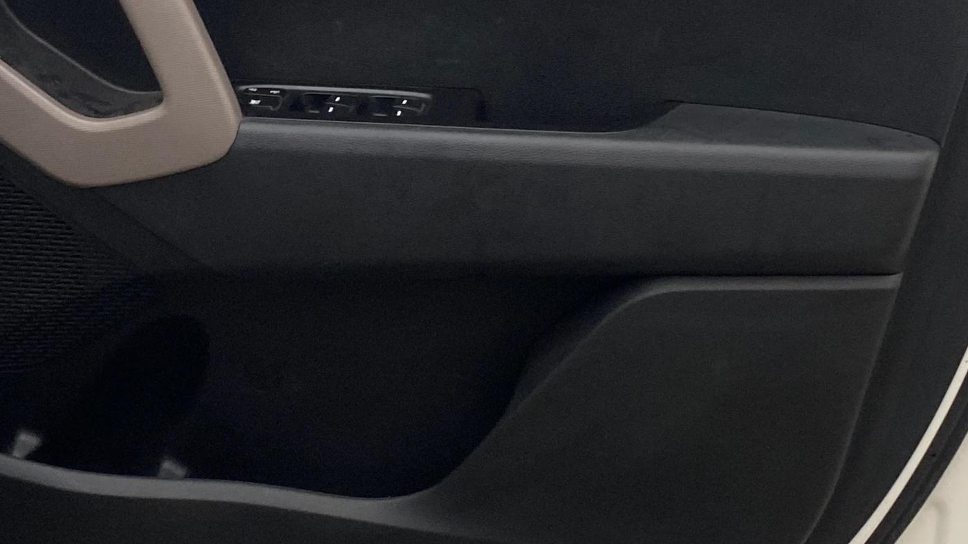 2019 Hyundai Creta EX 1.4 DIESEL, Diesel, Manual, 1,43,219 km, Driver Side Door Panels Control