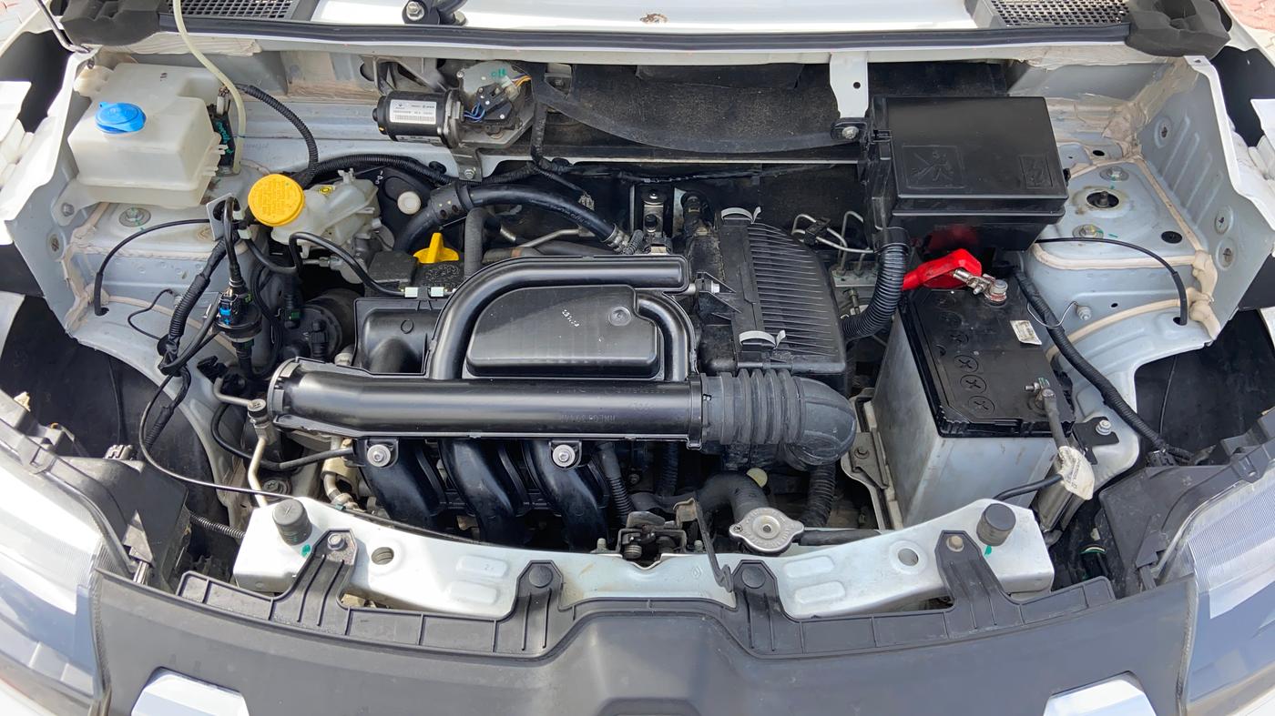 2024 Renault Kwid RXT 1.0, Petrol, Manual, 34,419 km, Engine View
