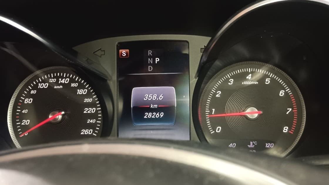 2018 Mercedes Benz C Class C 200 AVANTGARDE, Petrol, Automatic, 28,269 km, Odometer Image