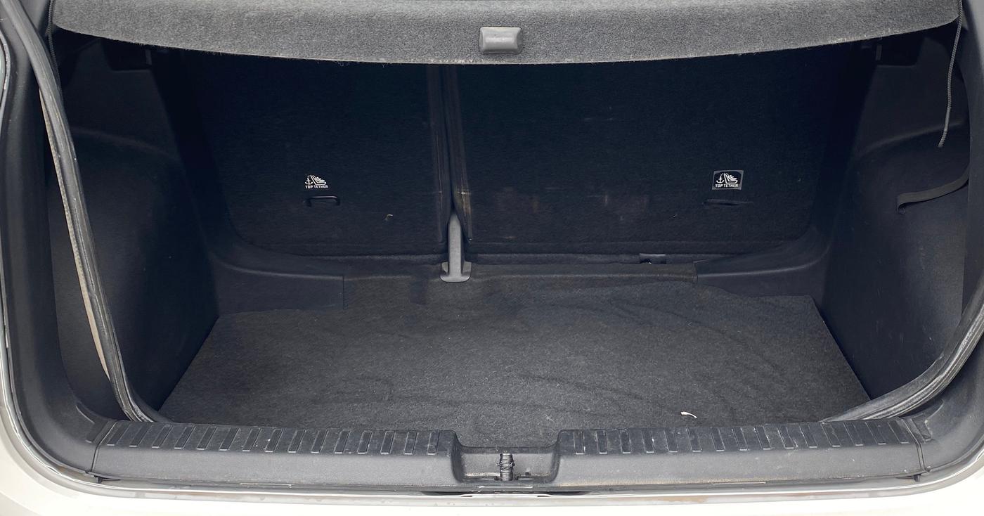2023 Volkswagen TAIGUN TOPLINE 1.0 TSI AT, Petrol, Automatic, 32,733 km, Boot Inside
