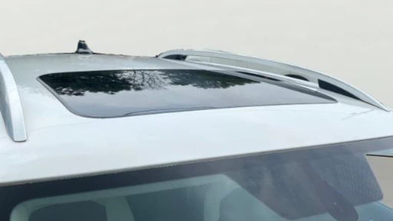 2023 Volkswagen TAIGUN TOPLINE 1.0 TSI AT, Petrol, Automatic, 32,733 km, Moonroof/ Sunroof