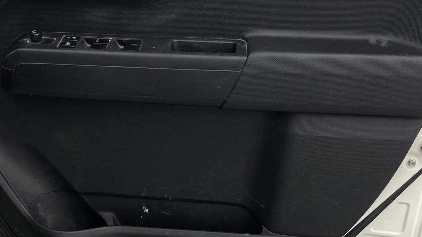 2021 Maruti New Wagon-R VXI 1.0, Petrol, Manual, 39,324 km, Driver Side Door Panels Control