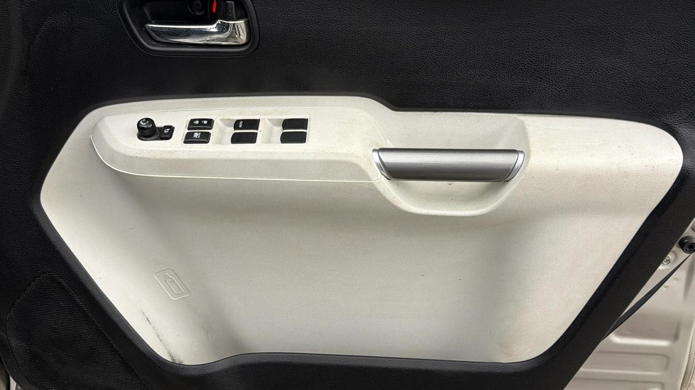 2022 Maruti IGNIS DELTA 1.2 AMT, Petrol, Automatic, 66,651 km, Driver Side Door Panels Control