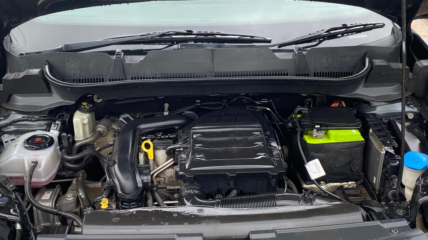 2022 Skoda KUSHAQ STYLE 1.0L TSI MT, Petrol, Manual, 80,529 km, Engine View