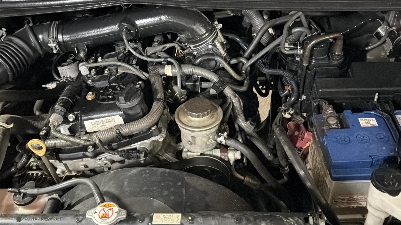 2020 Toyota Innova Crysta 2.7 GX AT 7 STR, Petrol, Automatic, 63,269 km, Engine View - Left