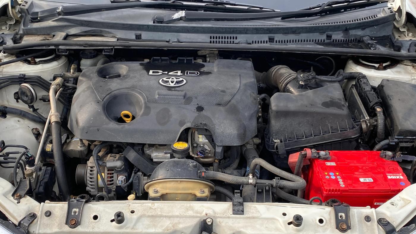 2014 Toyota Corolla Altis GL DIESEL, Diesel, Manual, 1,49,172 km, Engine View