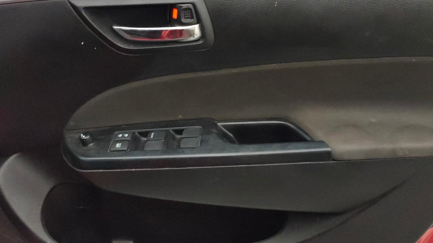 2014 Maruti Swift VXI, Petrol, Manual, 59,946 km, Driver Side Door Panels Control