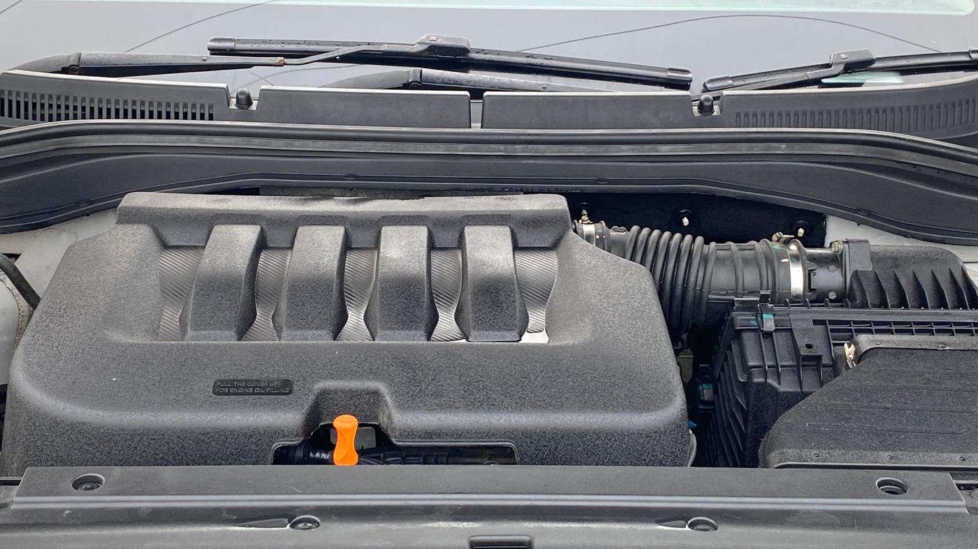 2022 Mahindra XUV700 AX 5 P MT 7 STR, Petrol, Manual, 39,441 km, Engine View