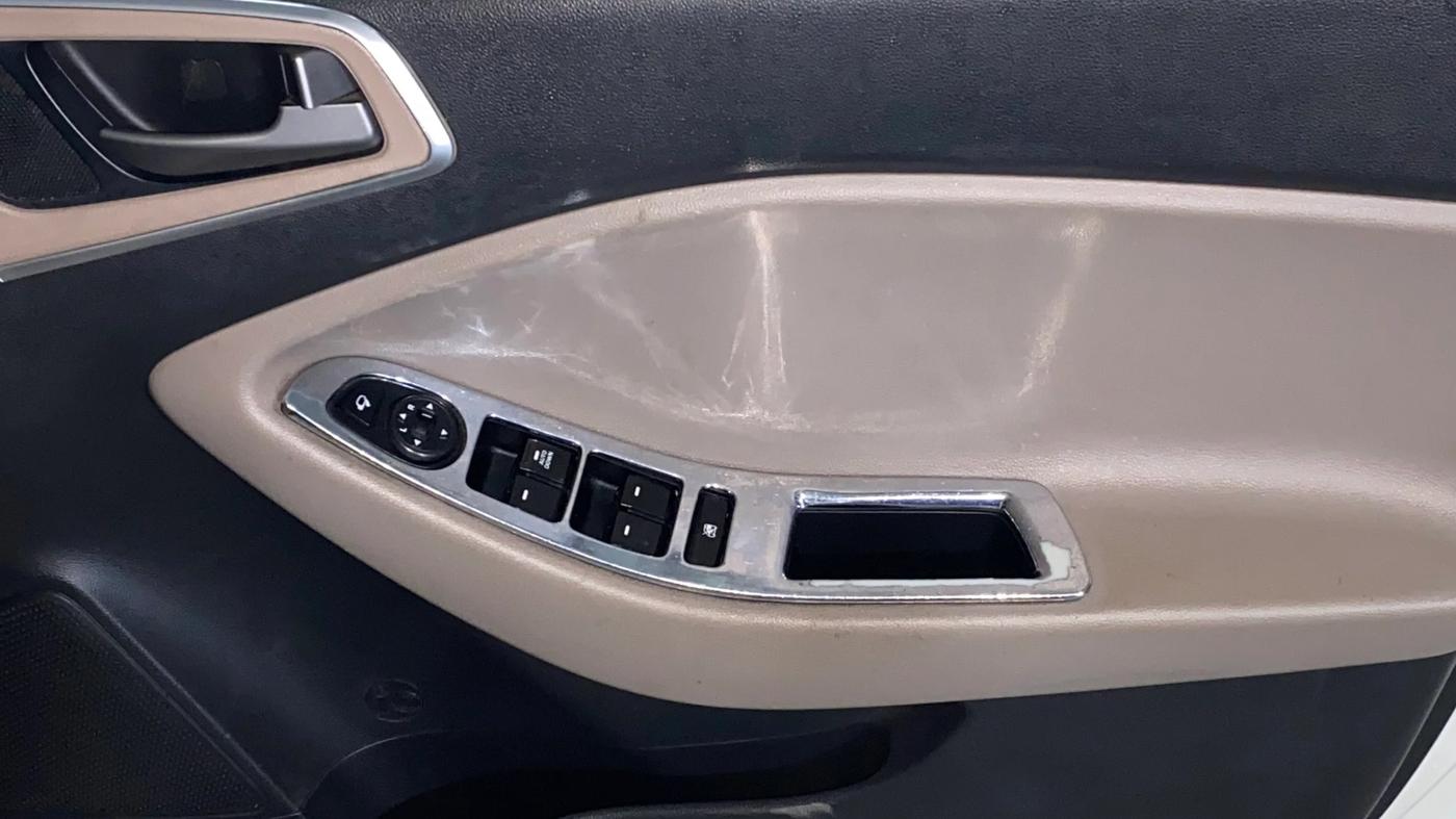 2018 Hyundai Elite i20 ASTA 1.2  CVT, Petrol, Automatic, 38,447 km, Driver Side Door Panels Control
