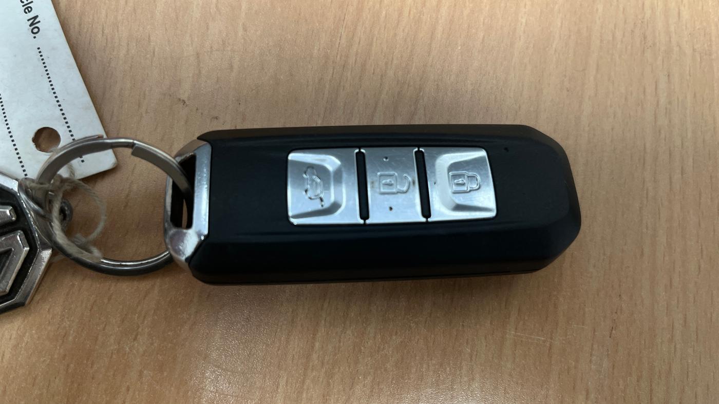 2019 MG HECTOR SHARP 1.5 DCT PETROL, Petrol, Automatic, 1,04,024 km, Key Close Up