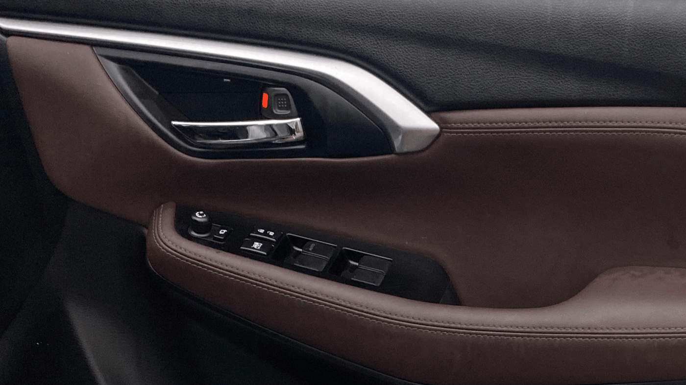 2024 Maruti Grand Vitara ZETA SMART HYBRID, Petrol, Manual, 13,786 km, Driver Side Door Panels Control