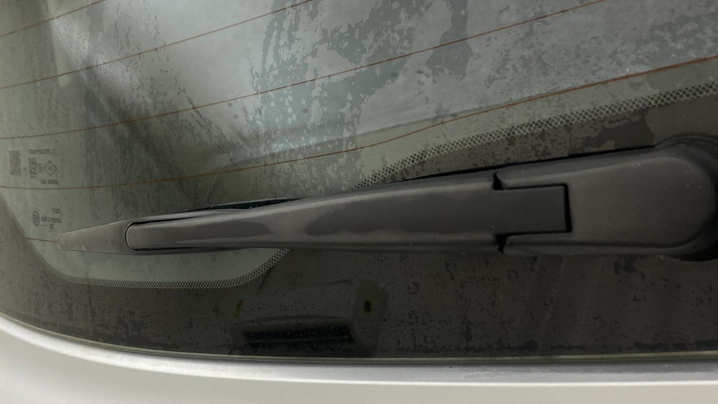 2024 Maruti Grand Vitara ZETA SMART HYBRID, Petrol, Manual, 13,786 km, Rear Wiper