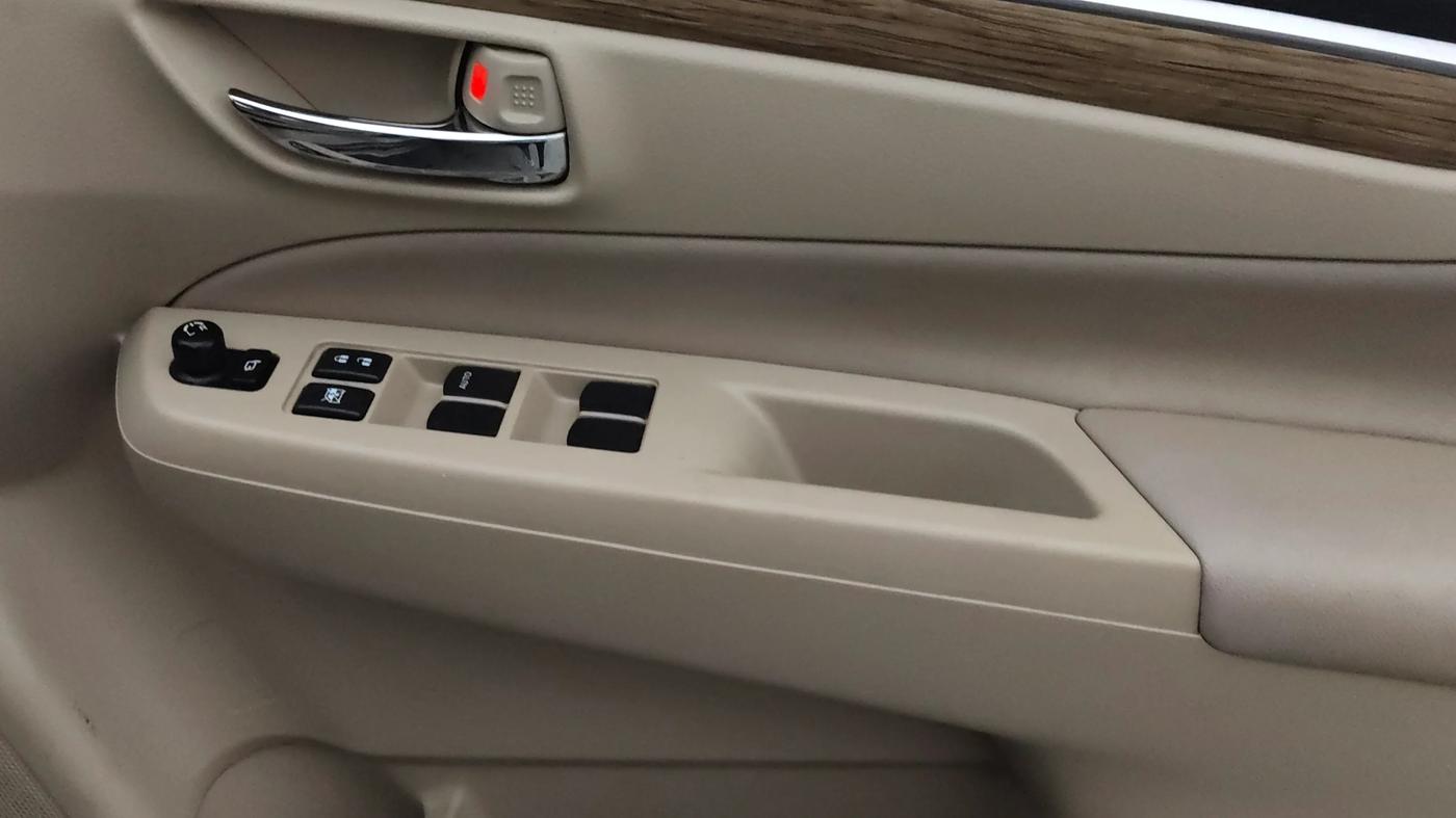 2019 Maruti Ciaz ALPHA 1.5 SHVS PETROL, Petrol, Manual, 53,286 km, Driver Side Door Panels Control