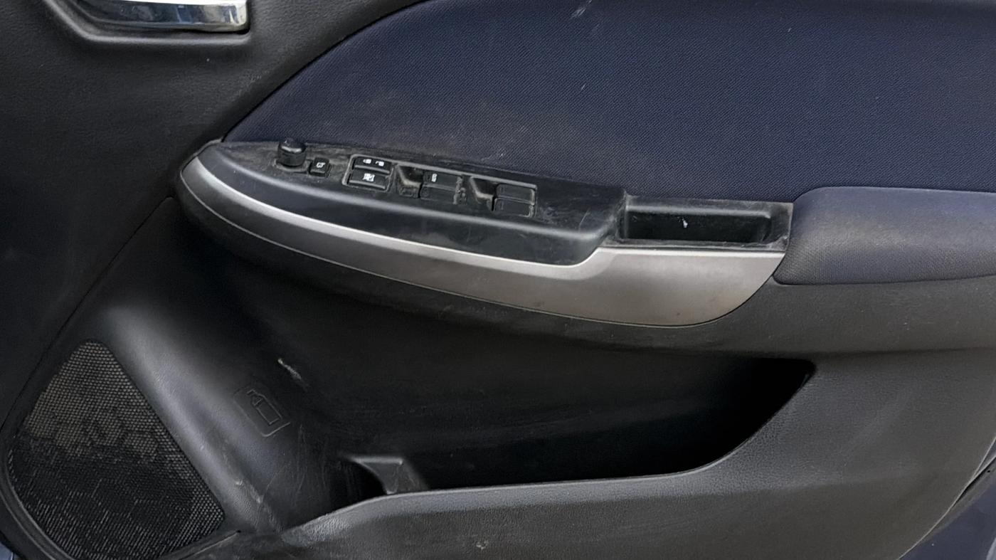 2019 Maruti Baleno ALPHA CVT PETROL 1.2, Petrol, Automatic, 69,378 km, Driver Side Door Panels Control