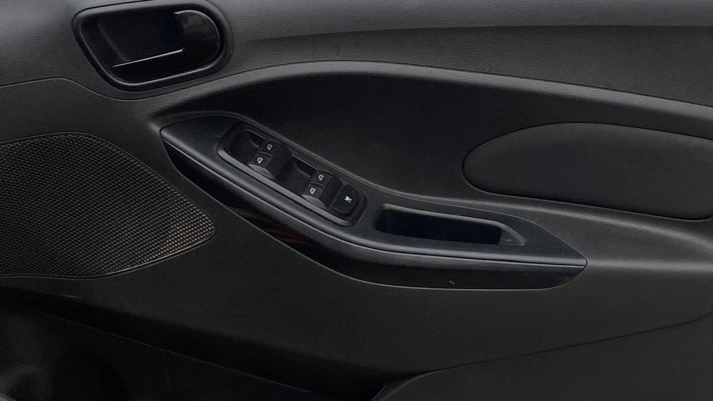 2019 Ford New Figo TITANIUM 1.2 PETROL MT, Petrol, Manual, 39,897 km, Driver Side Door Panels Control