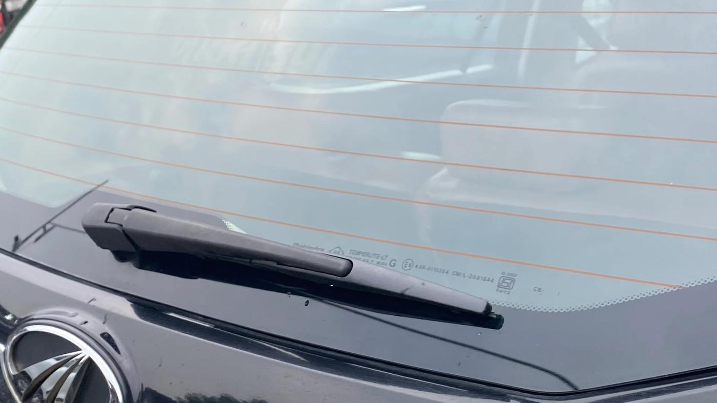 2022 Mahindra XUV300 W8 (O) 1.2 PETROL, Petrol, Manual, 56,741 km, Rear Wiper
