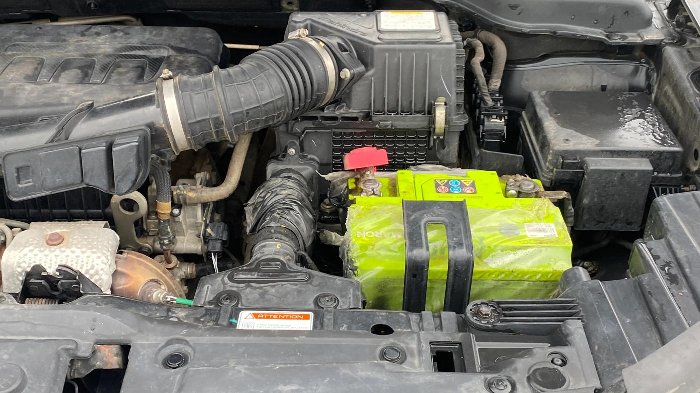 2022 Mahindra XUV300 W8 (O) 1.2 PETROL, Petrol, Manual, 56,741 km, Engine View - Left
