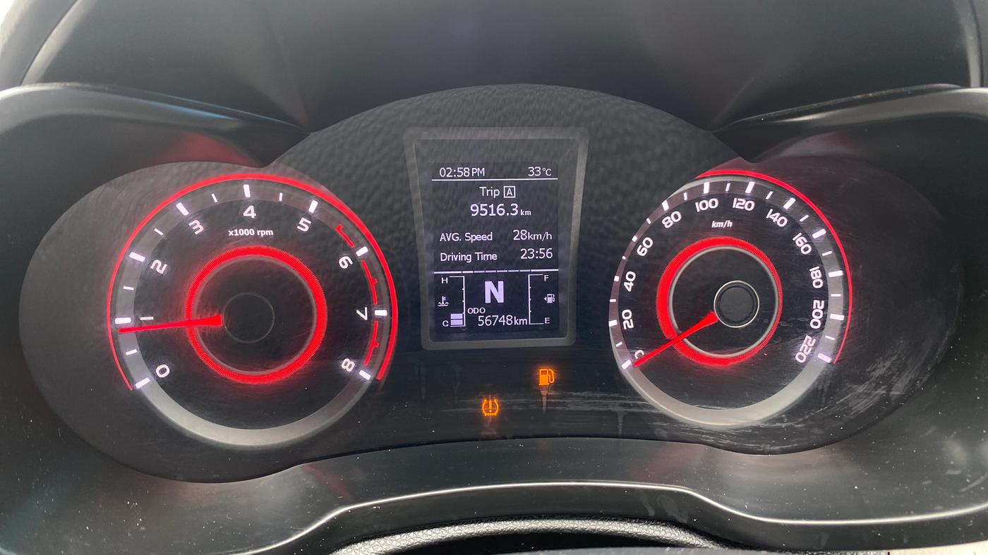 2022 Mahindra XUV300 W8 (O) 1.2 PETROL, Petrol, Manual, 56,741 km, Odometer Image
