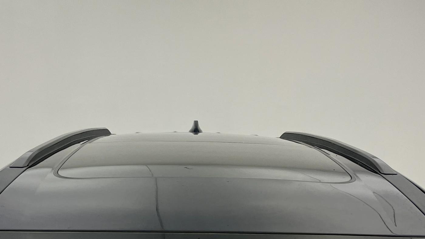 2023 Mahindra XUV700 AX 5 P AT 5 STR, Petrol, Automatic, 35,913 km, Moonroof/ Sunroof