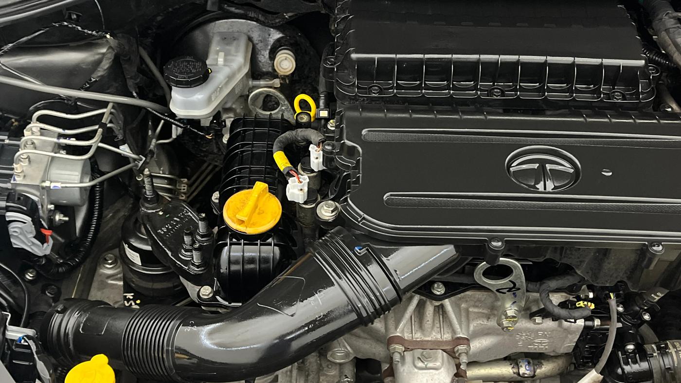 2022 Tata Tiago XZA PLUS PETROL, Petrol, Automatic, 12,042 km, Engine View - Right