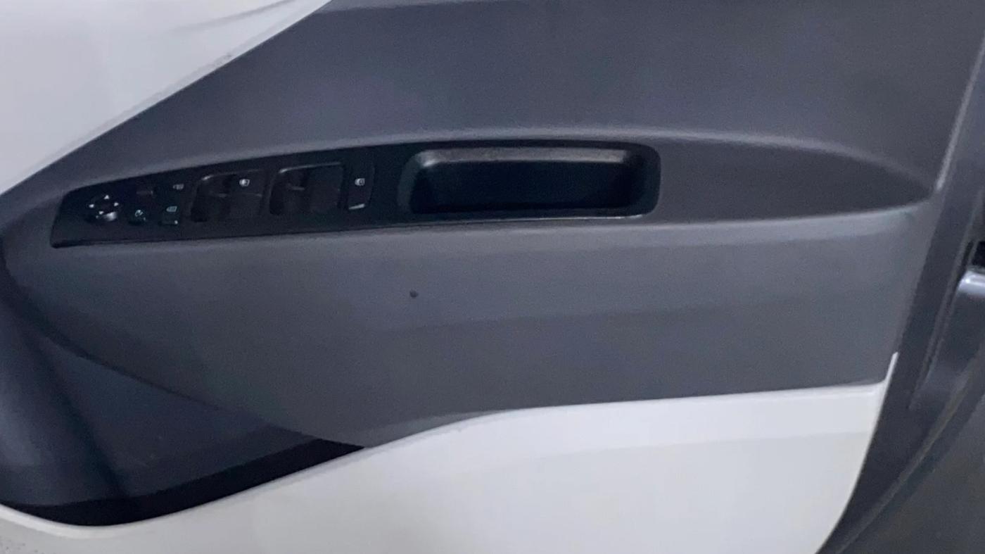 2024 Hyundai GRAND I10 NIOS SPORTZ 1.2 KAPPA VTVT, Petrol, Manual, 4,382 km, Driver Side Door Panels Control