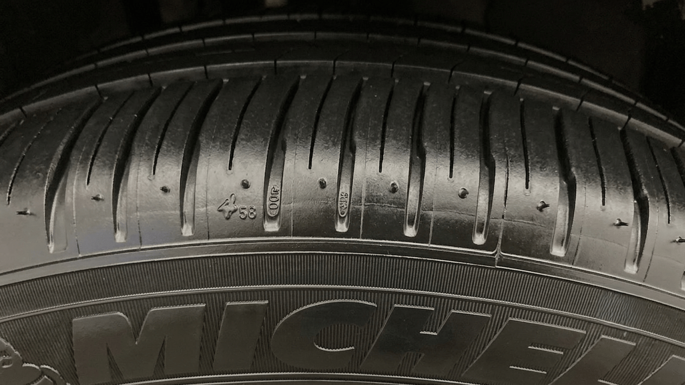 2015 Ford Ecosport TITANIUM 1.5L DIESEL, Diesel, Manual, 1,04,463 km, Right Front Tyre Tread