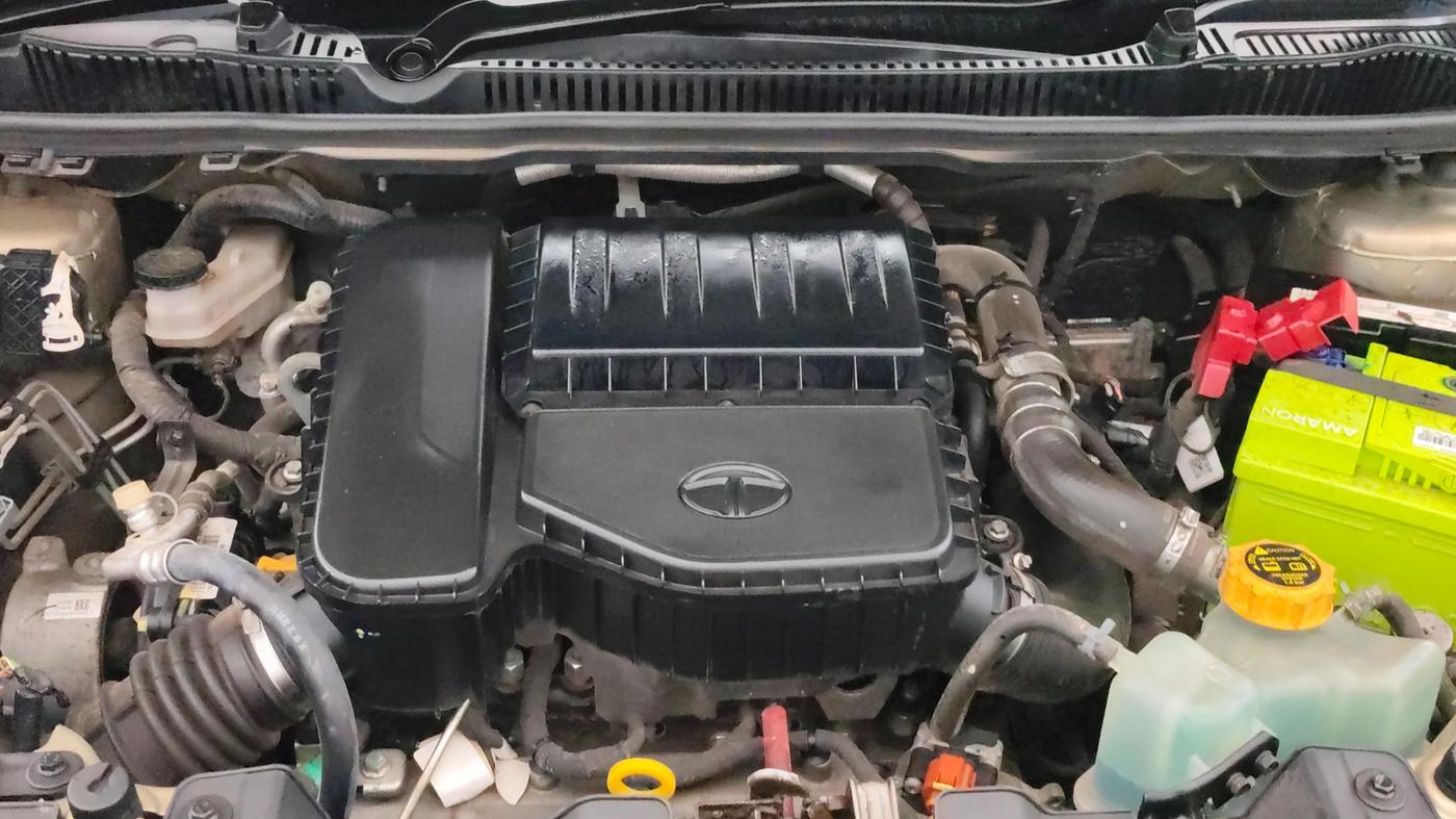2022 Tata NEXON XZA PLUS (PREMIUM) KAZIRANGA DIESEL, Diesel, Automatic, 23,508 km, Engine View