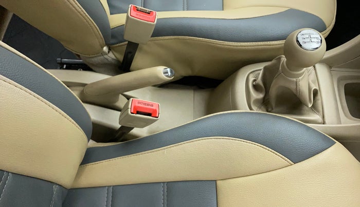 2013 Maruti Ertiga VXI, Petrol, Manual, 84,136 km, Gear Lever