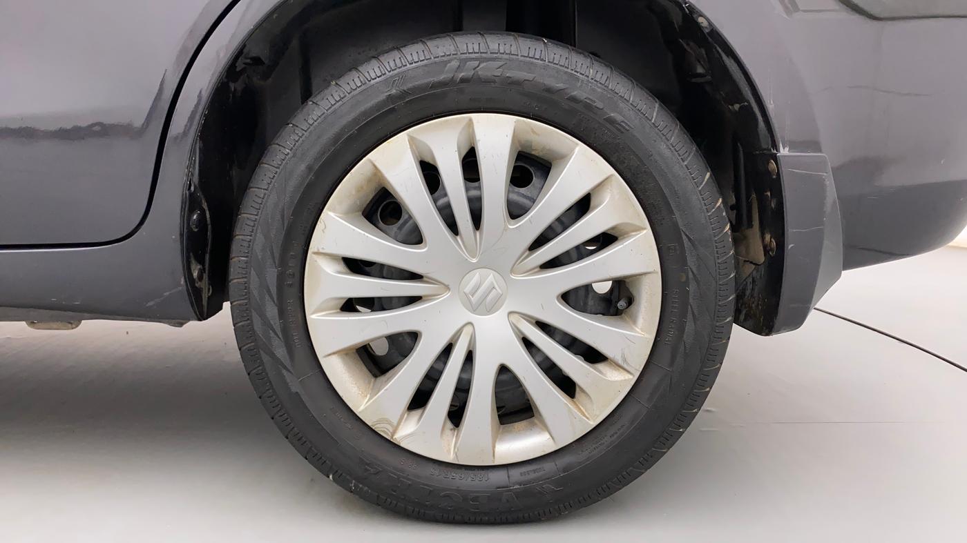 2013 Maruti Ertiga VXI, Petrol, Manual, 84,136 km, Left Rear Wheel