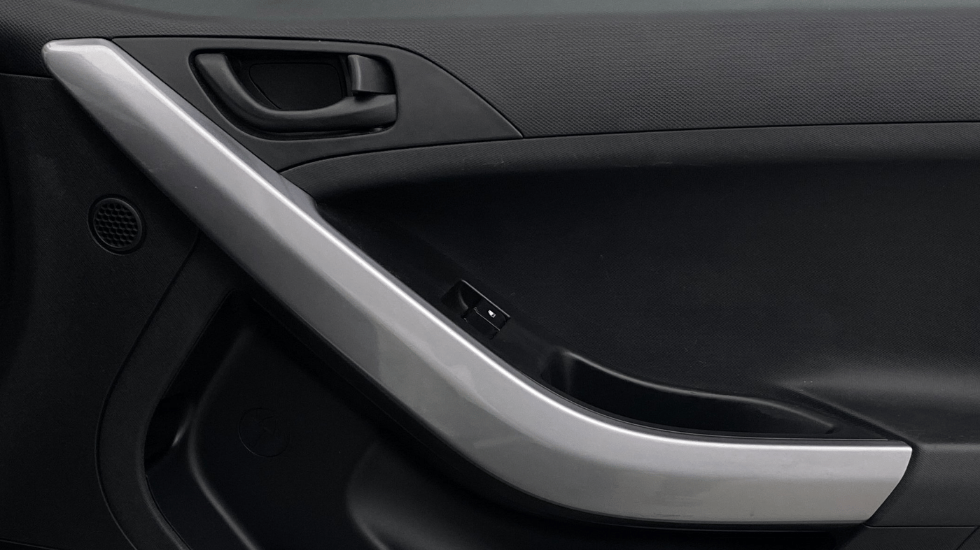 2023 Tata NEXON XE PETROL, Petrol, Manual, 26,542 km, Driver Side Door Panels Control
