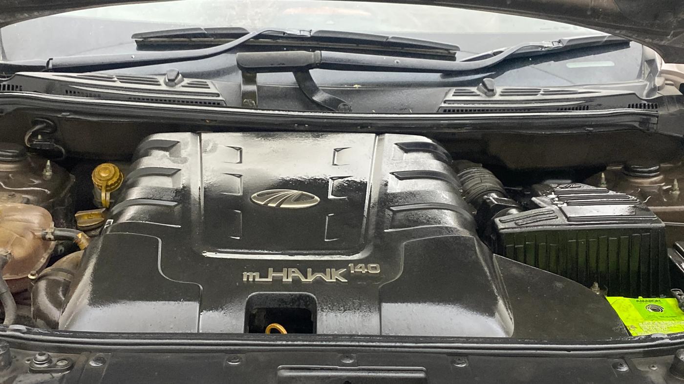 2017 Mahindra XUV500 W10 AT, Diesel, Automatic, 85,188 km, Engine View