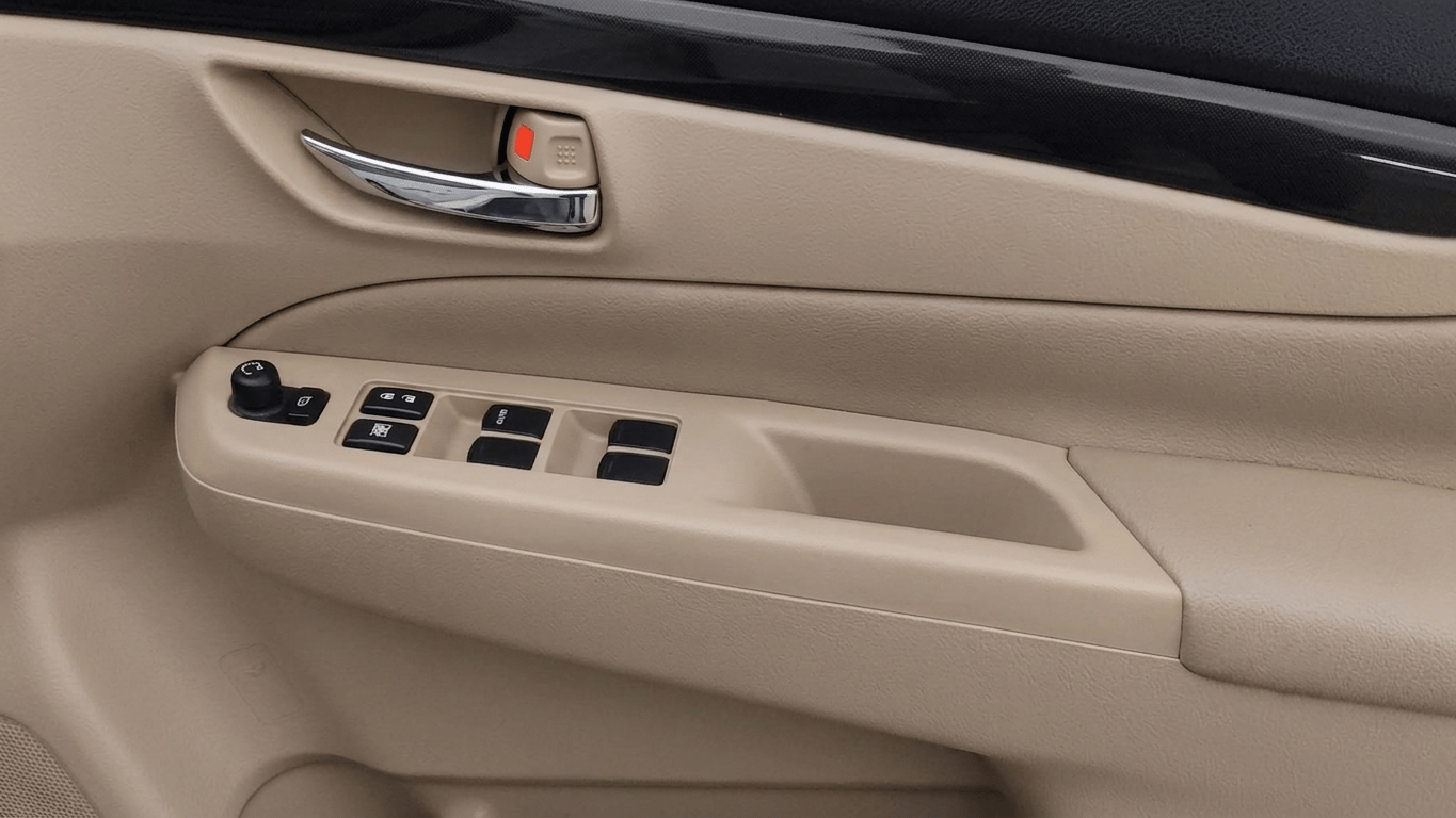 2015 Maruti Ciaz ZXI, Petrol, Manual, 76,102 km, Driver Side Door Panels Control