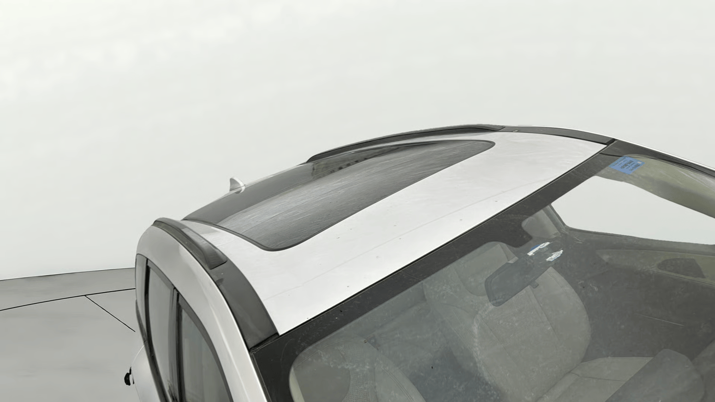 2022 Mahindra XUV700 AX 5 P AT 5 STR, Petrol, Automatic, 34,431 km, Moonroof/ Sunroof