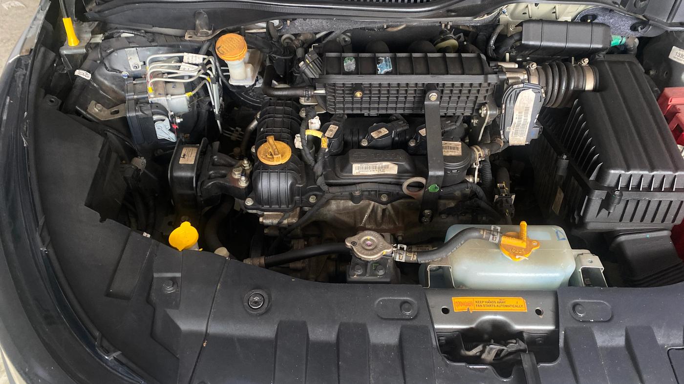 2023 Tata ALTROZ XZ + SUNROOF, Petrol, Manual, 19,562 km, Engine View - Right
