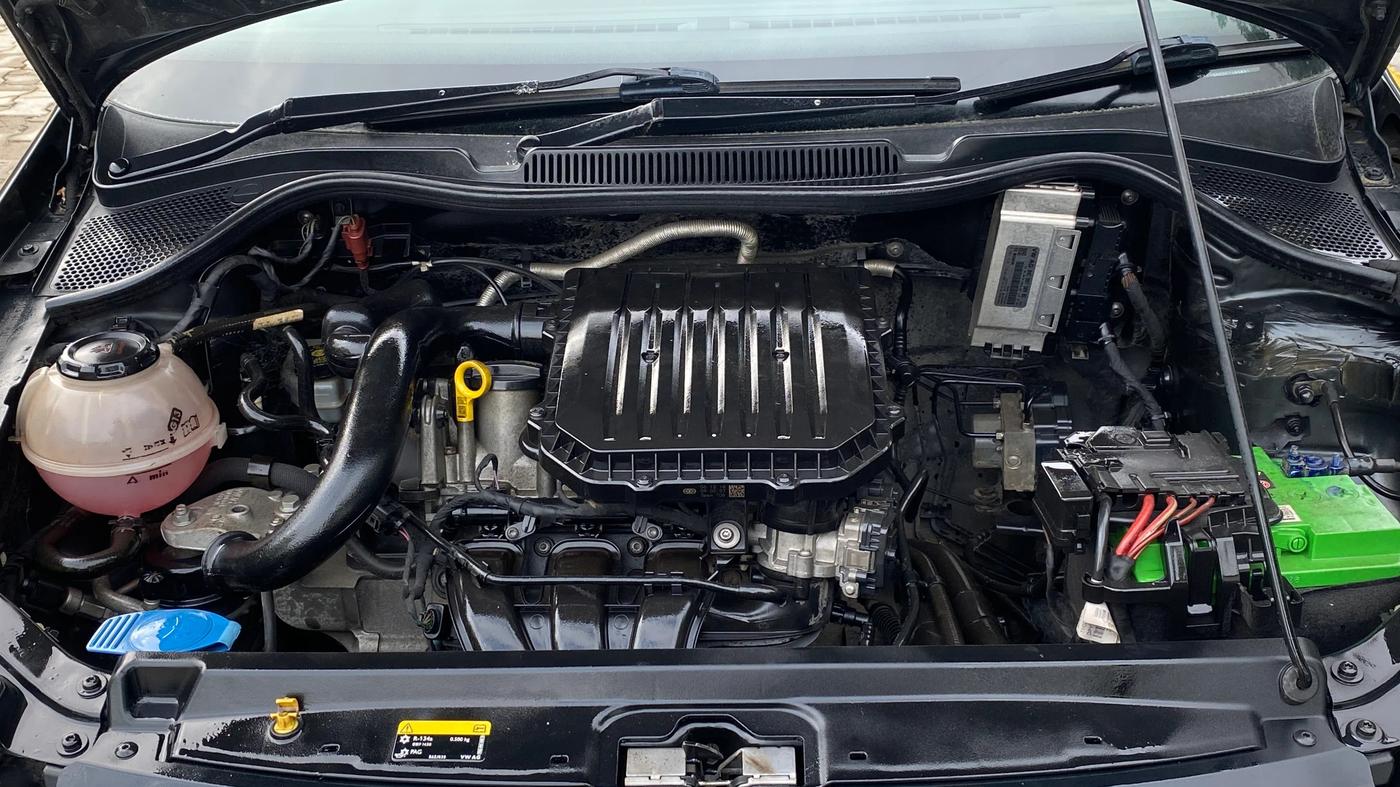 2019 Volkswagen Polo COMFORTLINE 1.0L MPI, Petrol, Manual, 56,229 km, Engine View