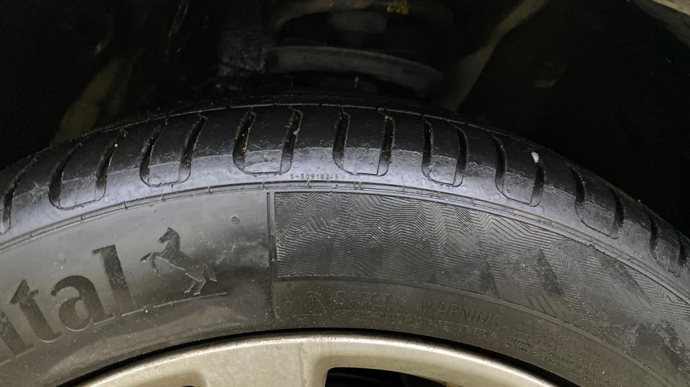 2022 MG ASTOR SUPER 1.5 CVT, Petrol, Automatic, 35,594 km, Right Front Tyre Tread