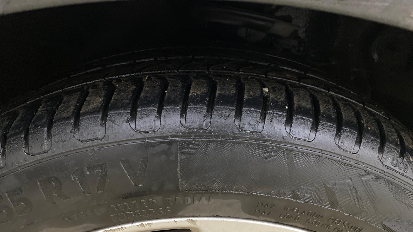 2022 MG ASTOR SUPER 1.5 CVT, Petrol, Automatic, 35,594 km, Left Front Tyre Tread