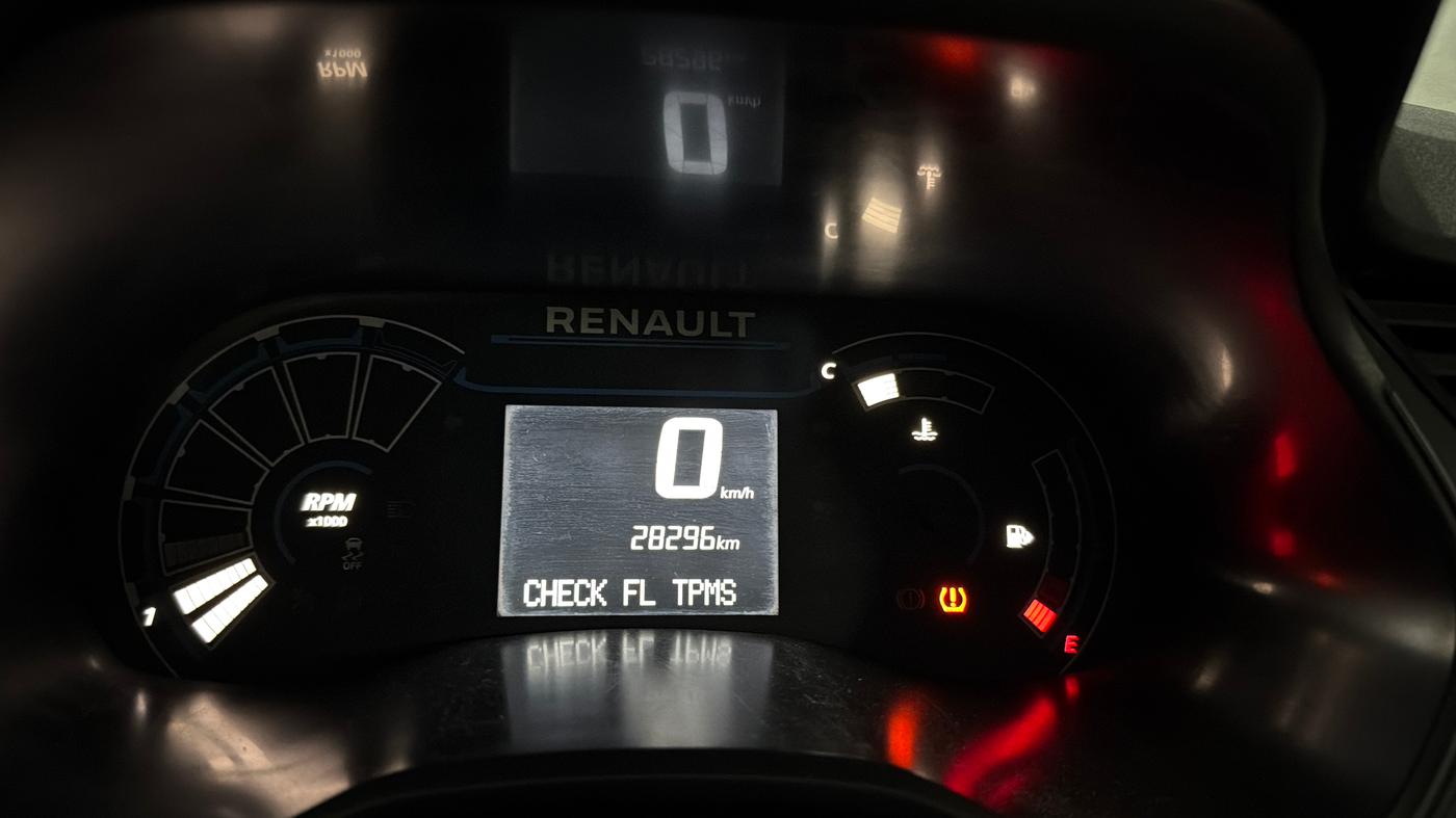 2025 Renault TRIBER RXE MT, CNG, Manual, 28,278 km, Odometer Image