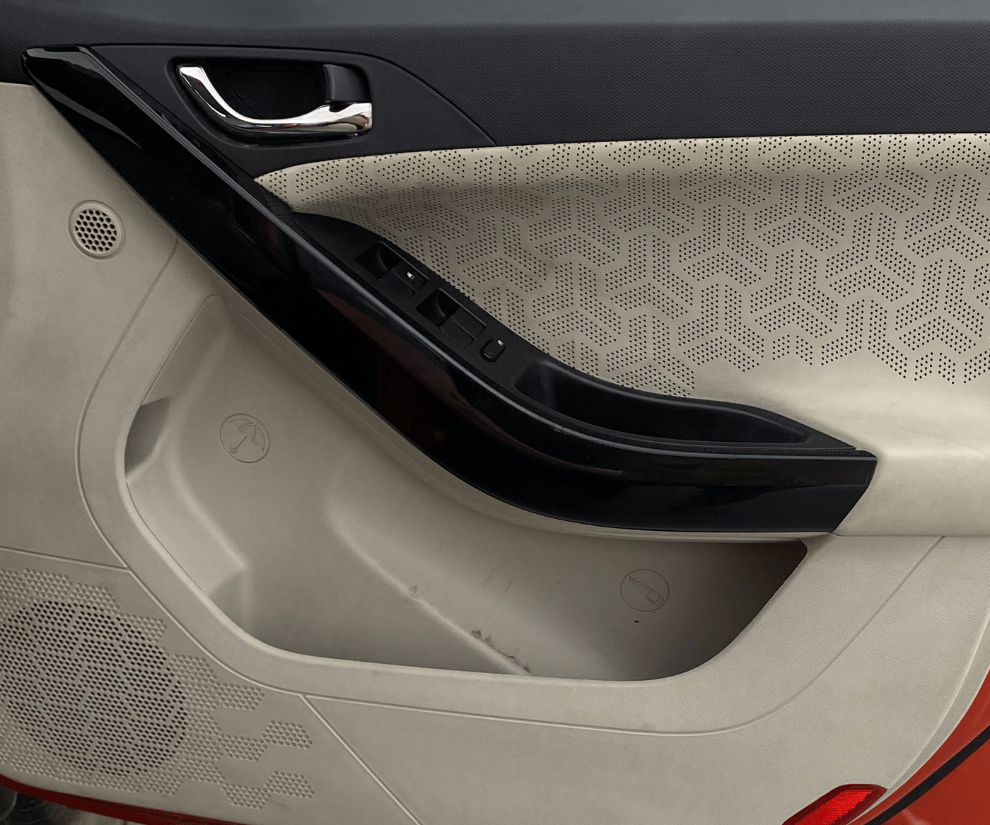 2022 Tata NEXON XZA PLUS DIESEL, Diesel, Automatic, 62,443 km, Driver Side Door Panels Control