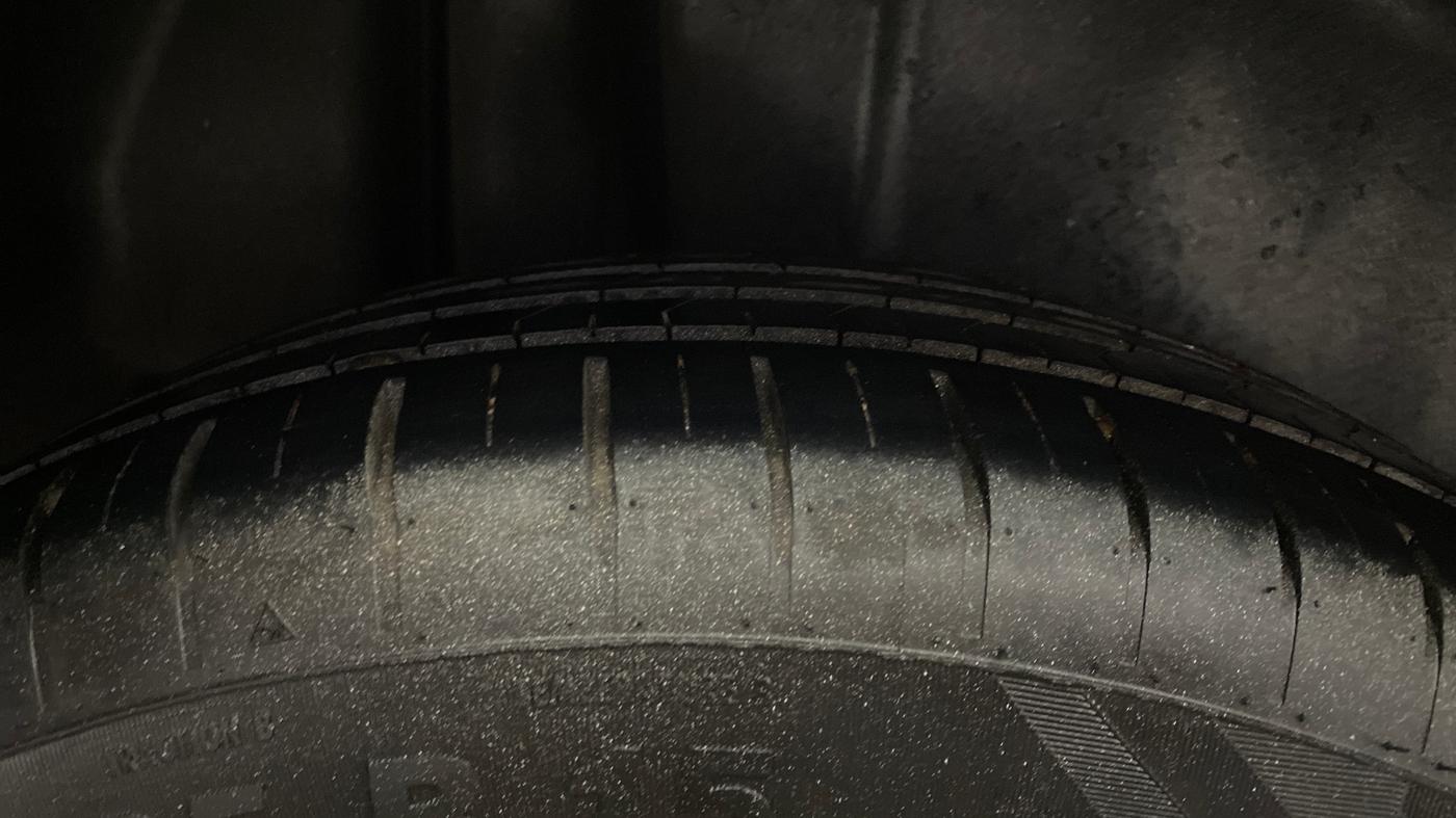 2017 Maruti Ciaz VDI+ SHVS, Diesel, Manual, 1,14,230 km, Right Rear Tyre Tread