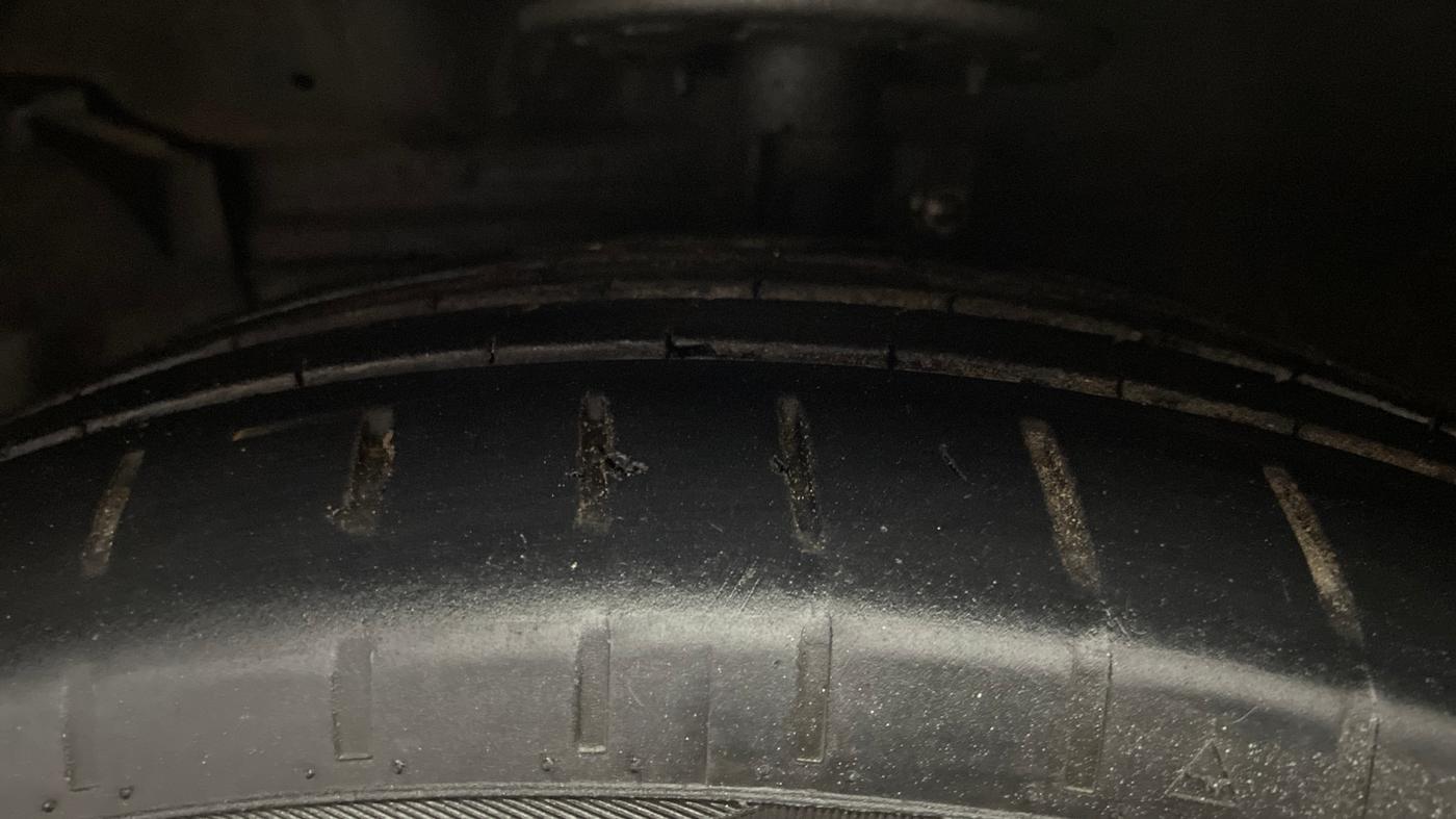 2017 Maruti Ciaz VDI+ SHVS, Diesel, Manual, 1,14,230 km, Left Front Tyre Tread