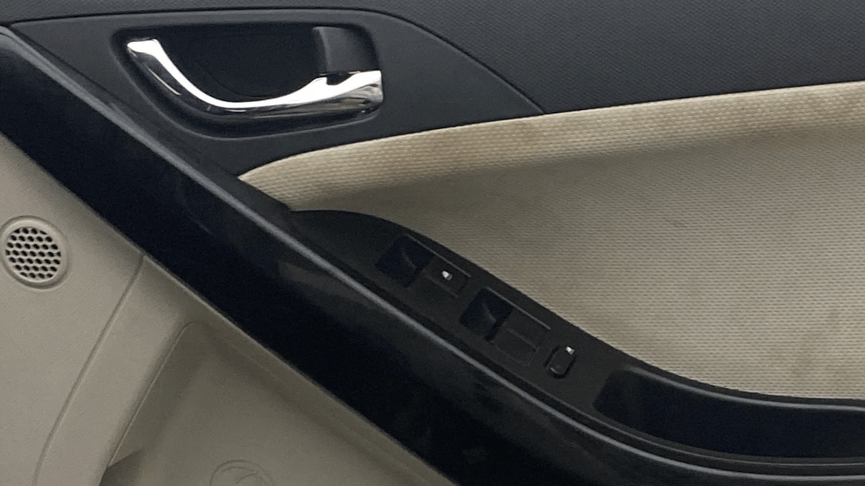 2022 Tata NEXON XZ PLUS DIESEL, Diesel, Manual, 61,598 km, Driver Side Door Panels Control