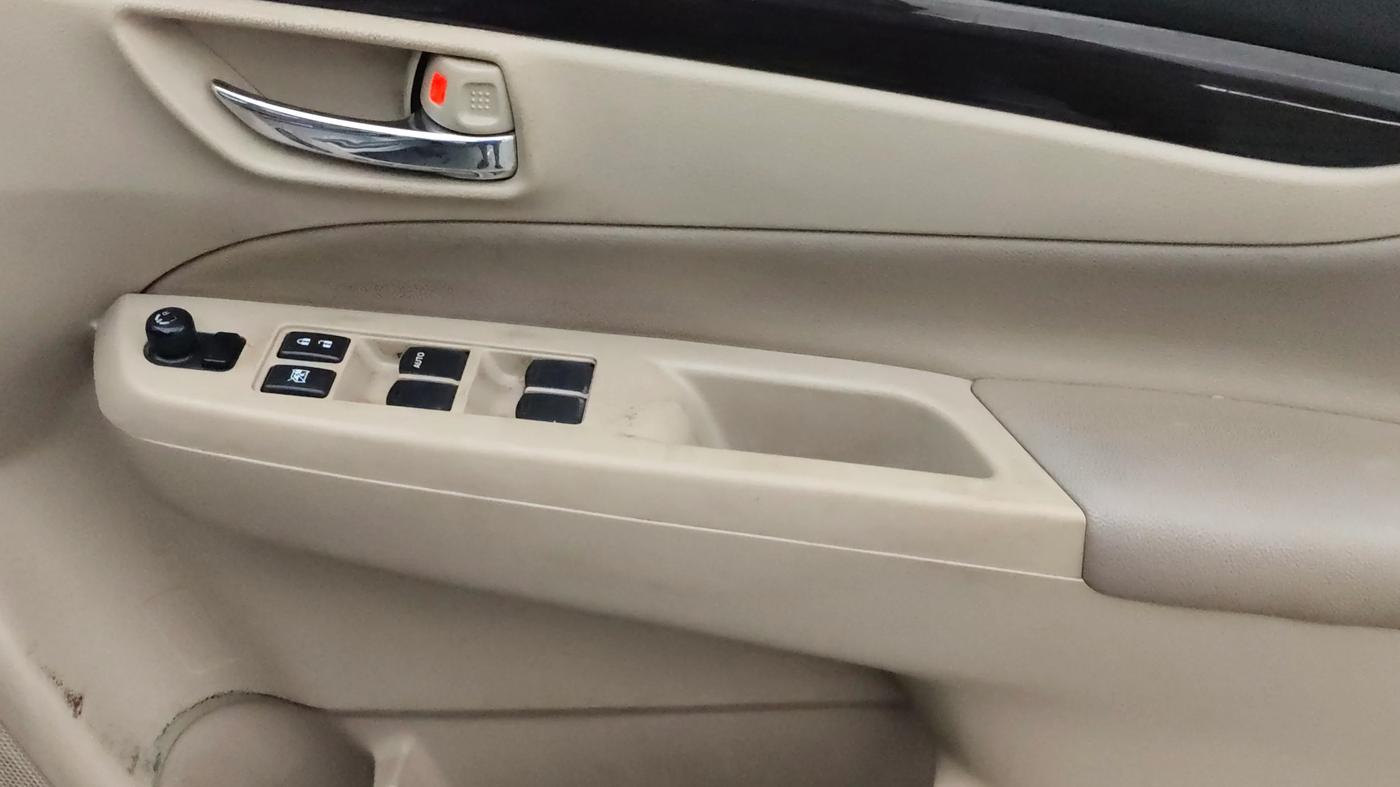 2016 Maruti Ciaz ZXI+, Petrol, Manual, 85,524 km, Driver Side Door Panels Control