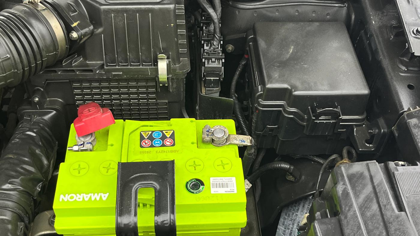 2019 Mahindra XUV300 W8 1.2 PETROL, Petrol, Manual, 55,445 km, Engine View - Left